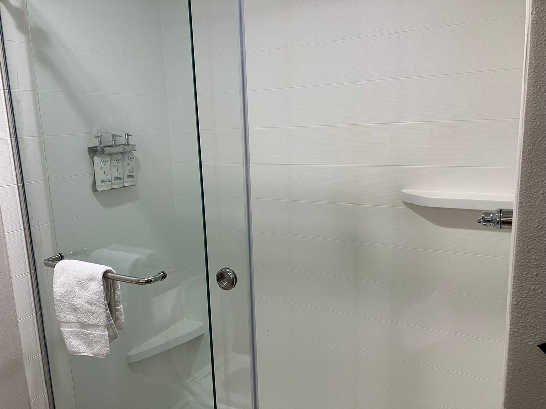 Holiday Inn Express & Suites St. Joseph Lakefront By IHG主图