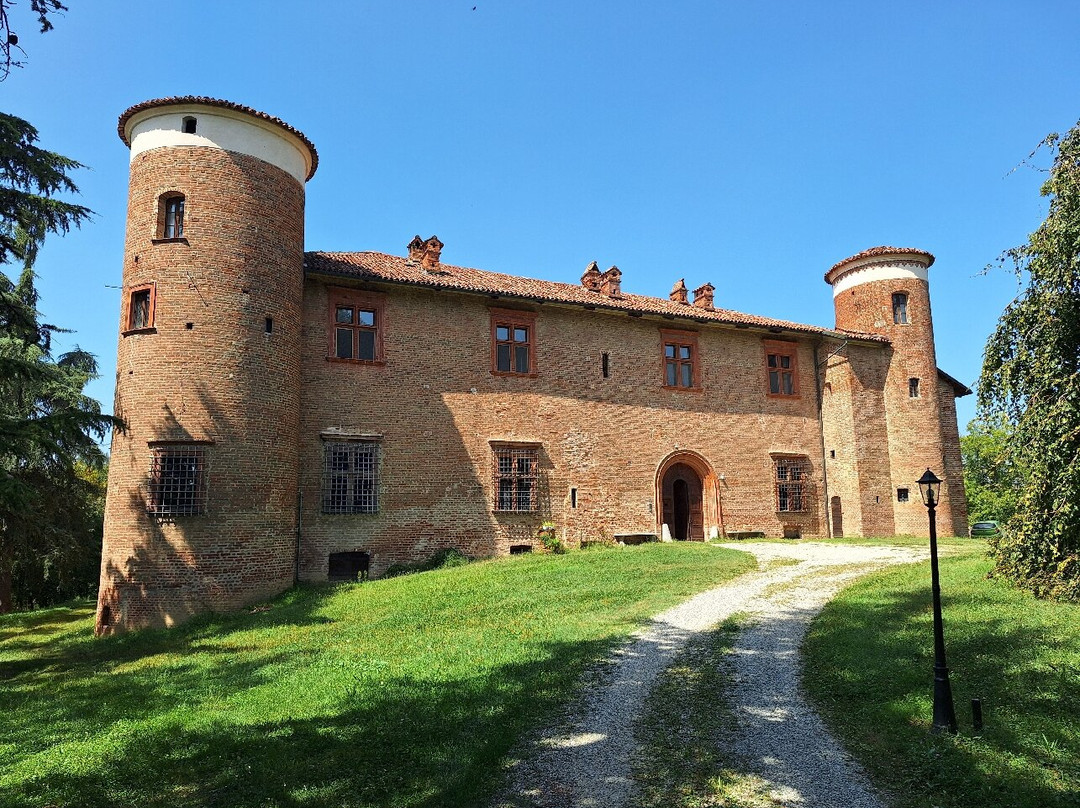 Castello Quattro Torri Di Arignano