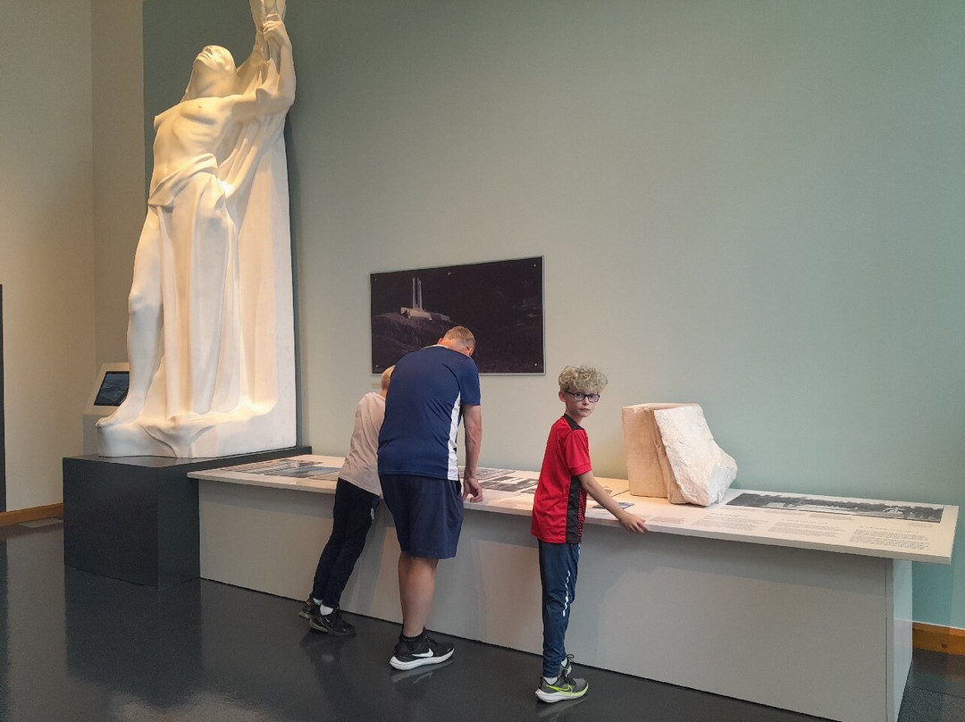 Canadian National Vimy Memorial-Givenchy-en-Gohelle必去景点
