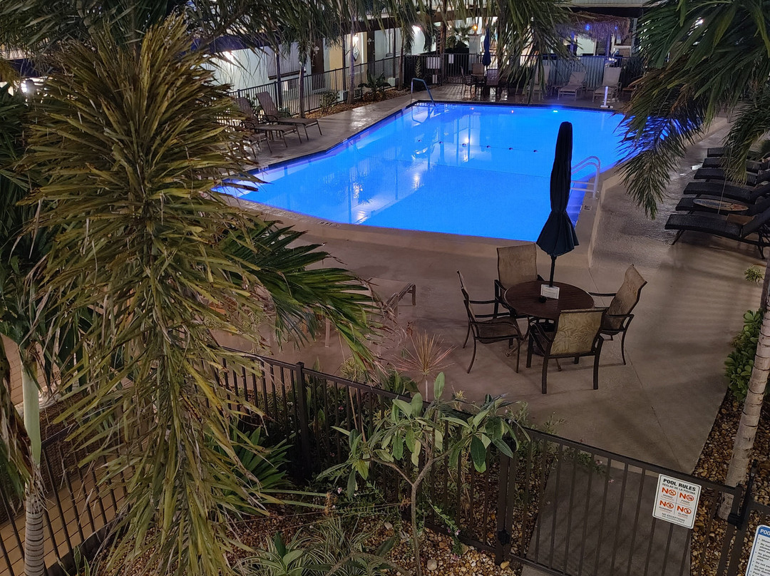 Island House Resort主图