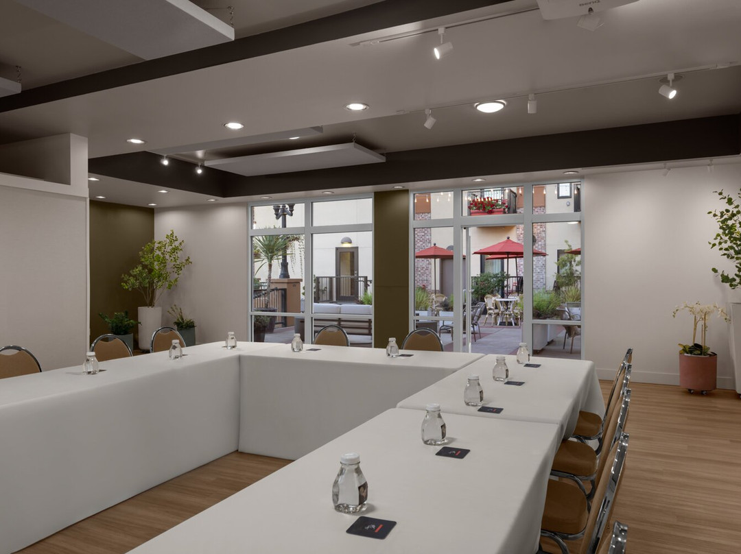 Inn at the 5th Eugene主图