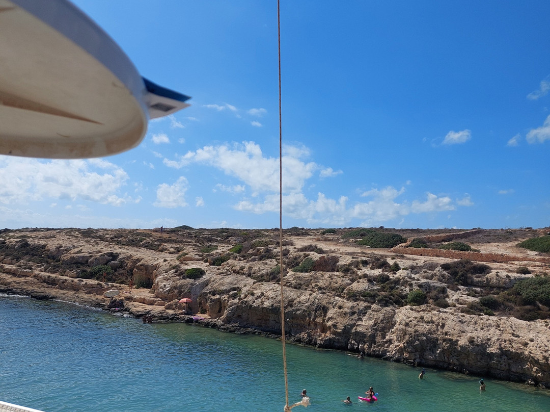 Spiaggia Di Cala Madonna-兰佩杜萨必去景点