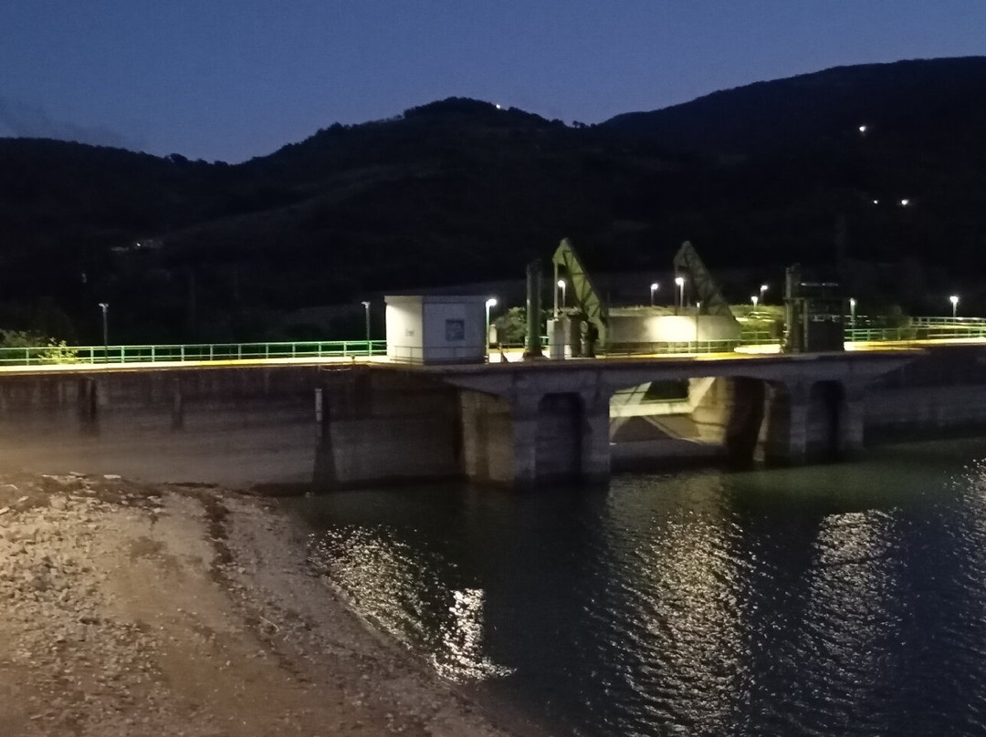 Lago di Caccamo-Serrapetrona必去景点