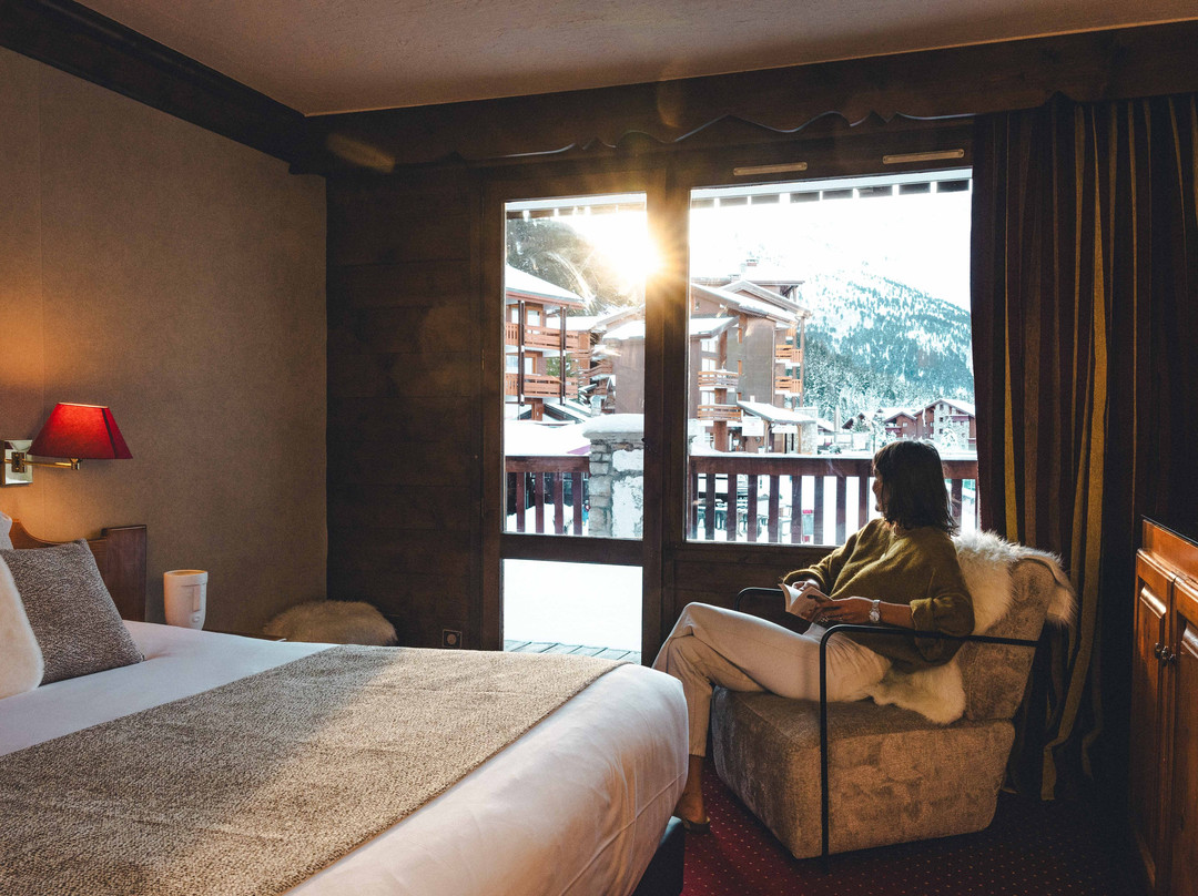 瓦隆峰酒店主图