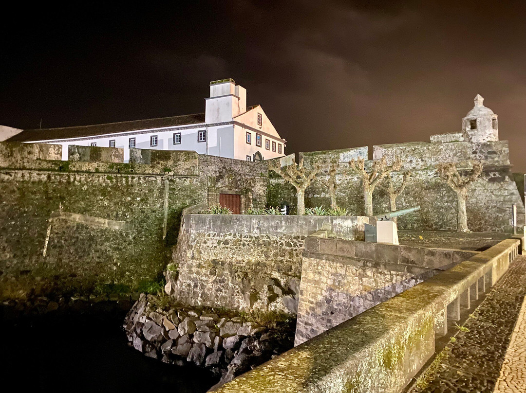 Forte de São Brás-蓬塔德尔加达必去景点
