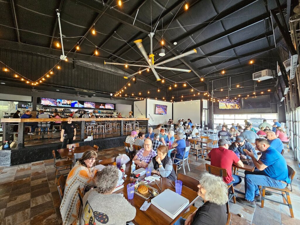 Rafael's Sports Bar & Artisan Pizza