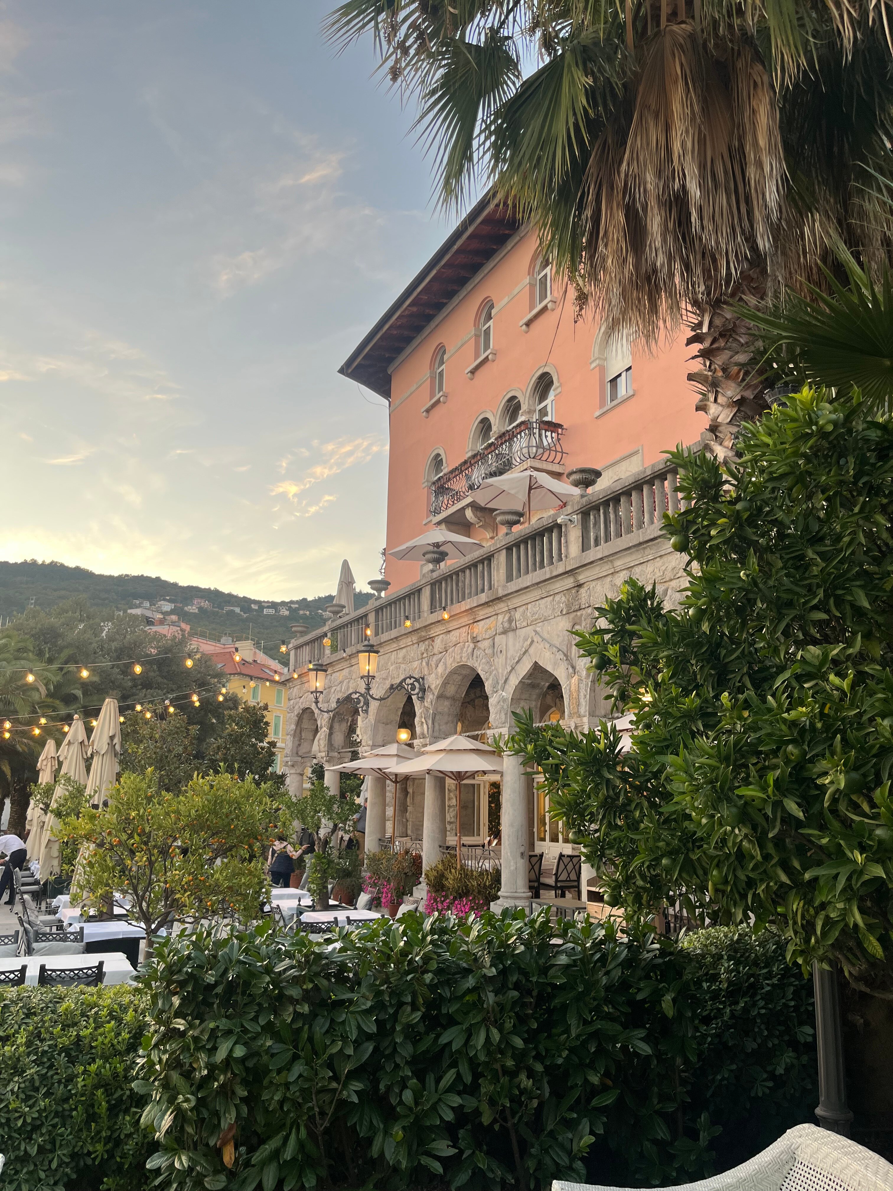 米尔拉尼基酒店-官方