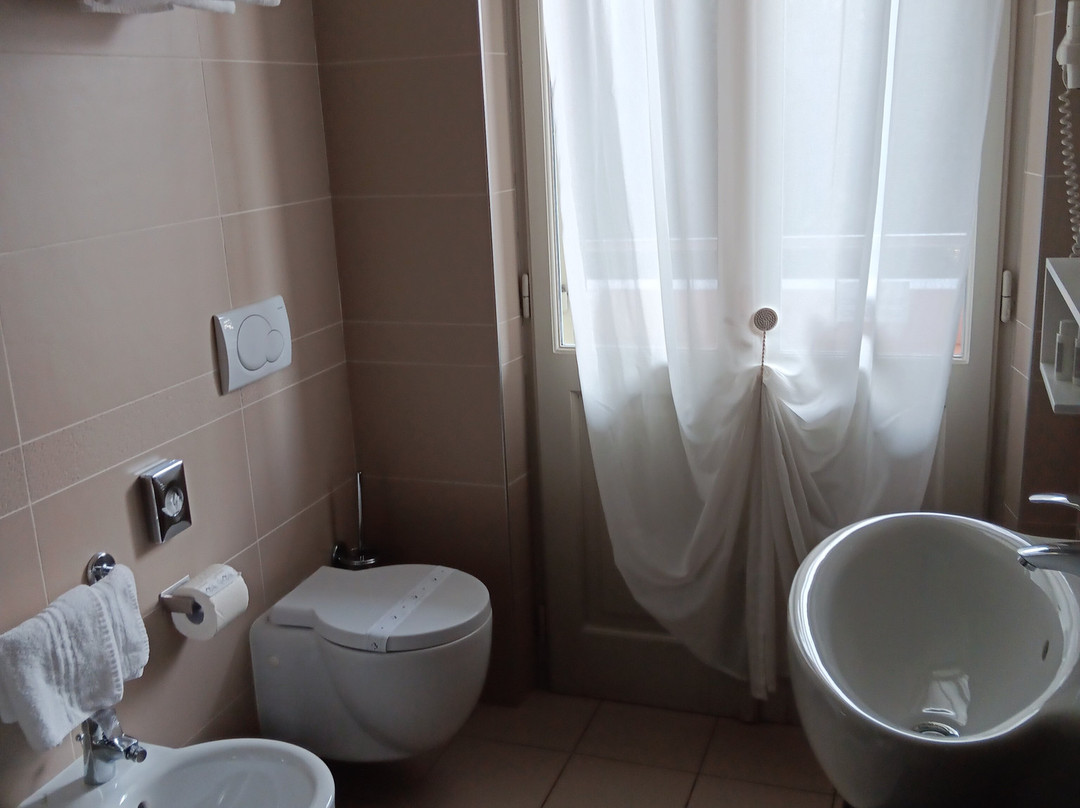 欧洲宫殿酒店主图