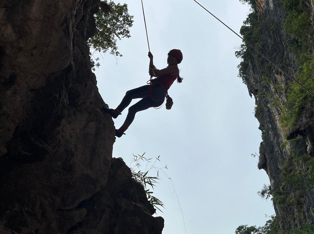 甲米攀岩-莱利海滩必去景点