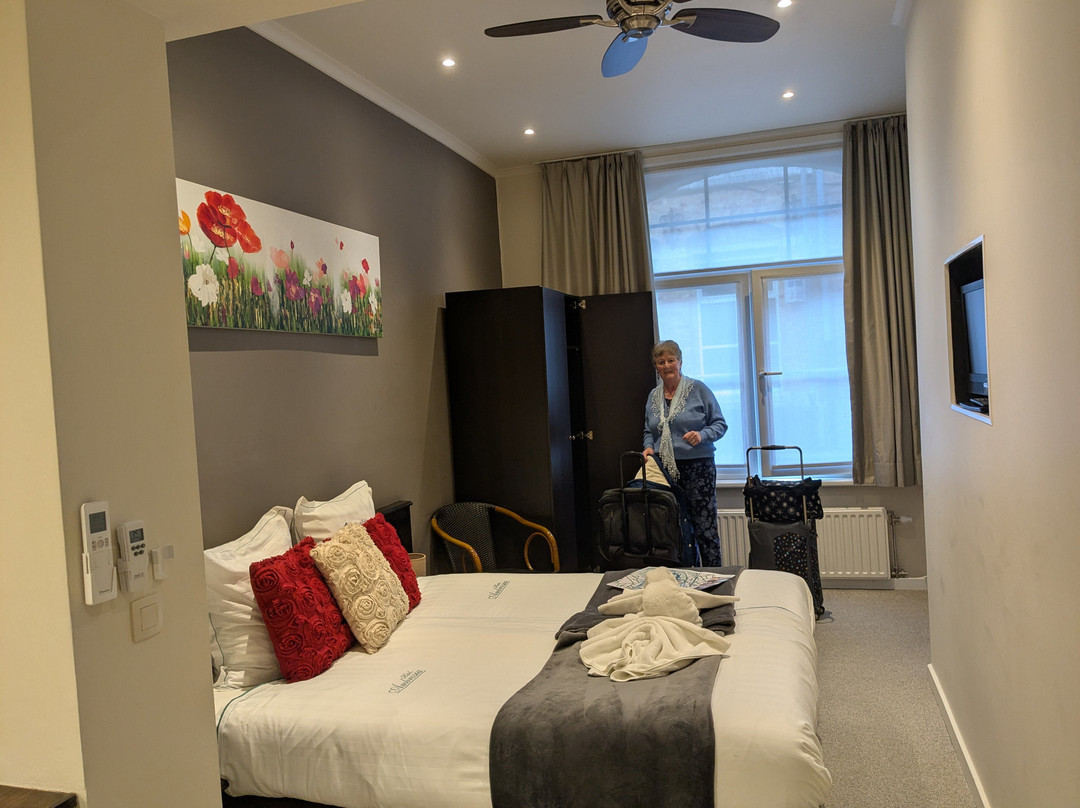 Ambrosia Hotel主图