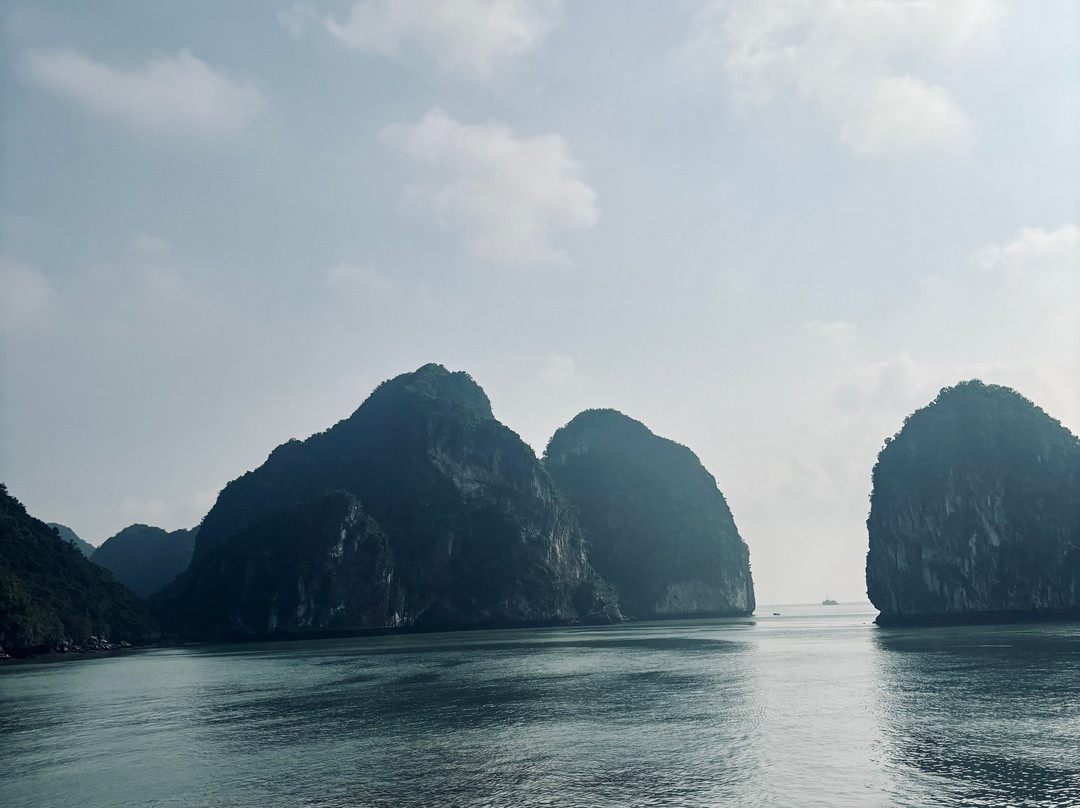 Bhaya Cruises-下龙湾必去景点