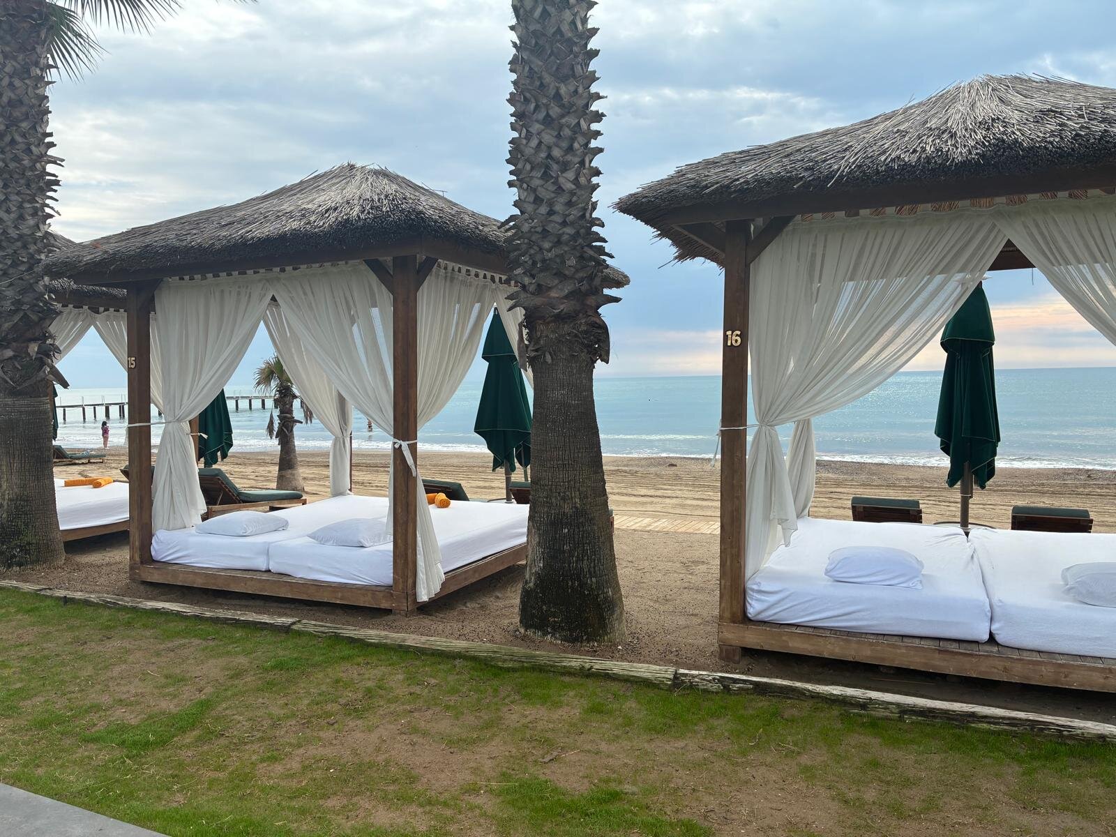 贝莱克里克斯高级酒店-泳池