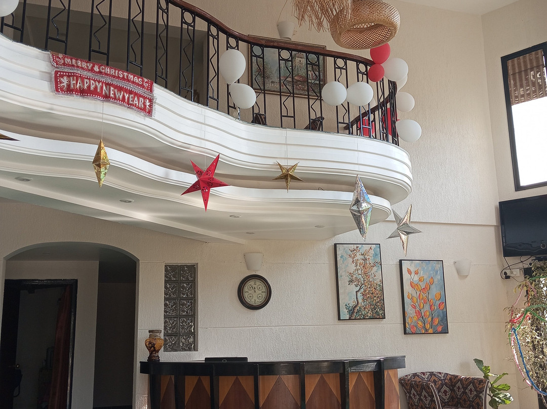 8fold-pinecrest By Larisa, Bhimtal主图