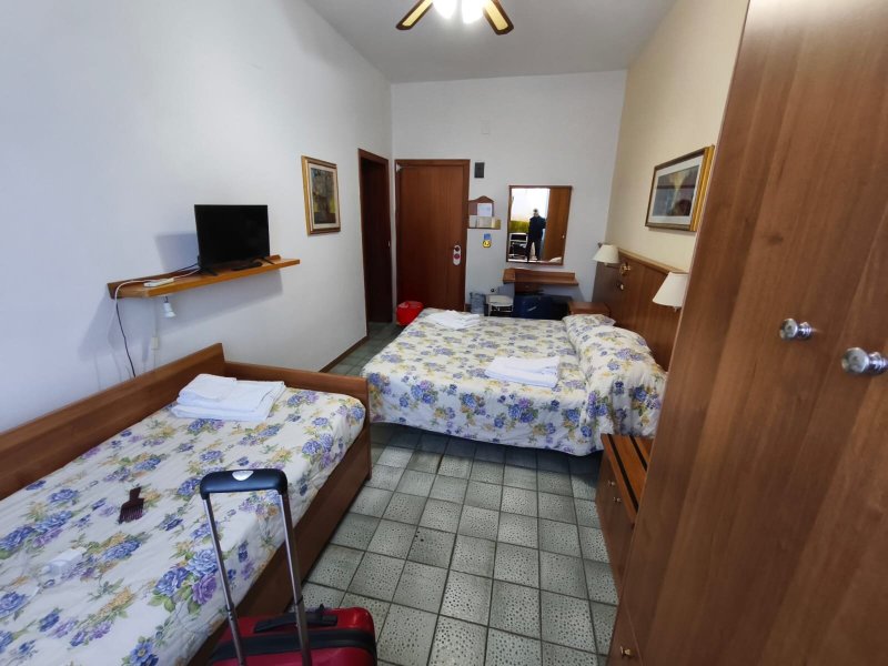 罗萨蒂酒店-官方