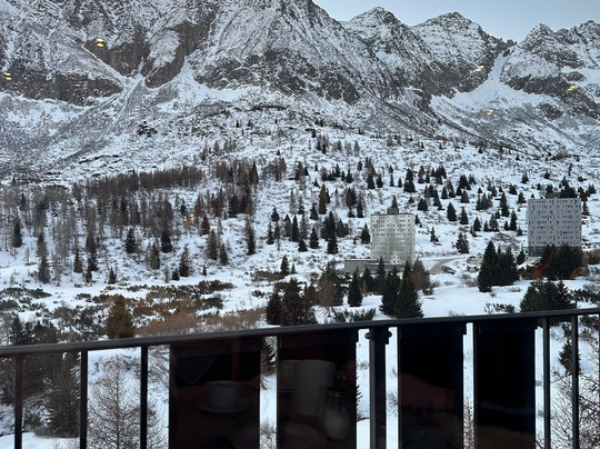 阿达梅洛酒店主图