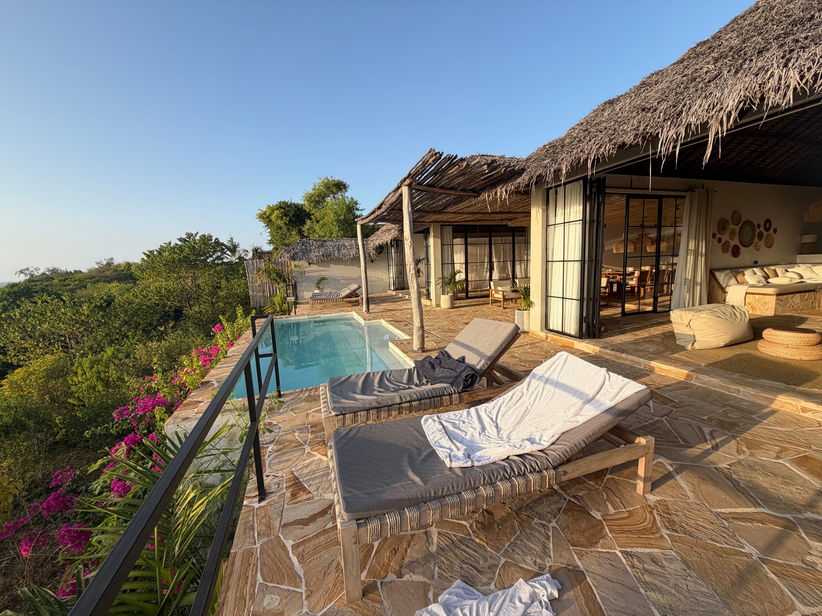 曼塔度假村-官方