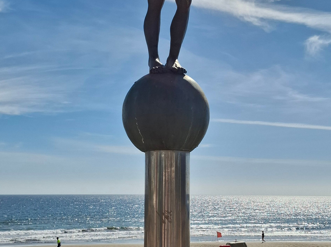 Escultura Serie Equilibrista-San Agustin必去景点