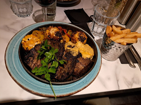 Olivia Boire & Manger