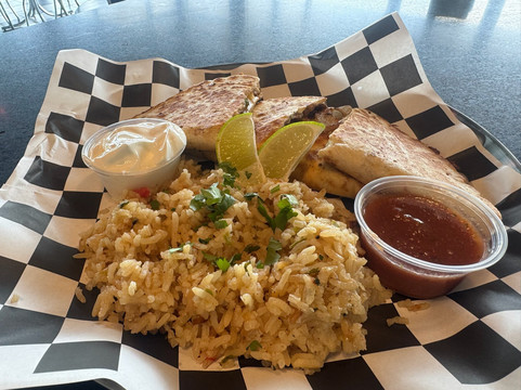 Parrots Nest Bar & Grill