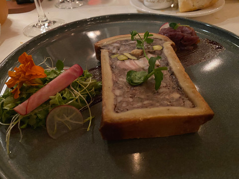 Le Midi Hotel-Restaurant主图