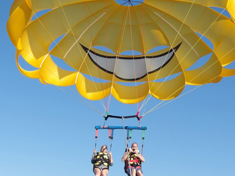 Happy Flights Cabo Parasailing-卡波圣卢卡斯必去景点