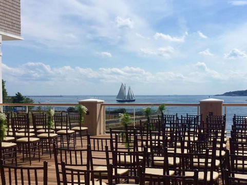 比屋港格洛斯特酒店主图