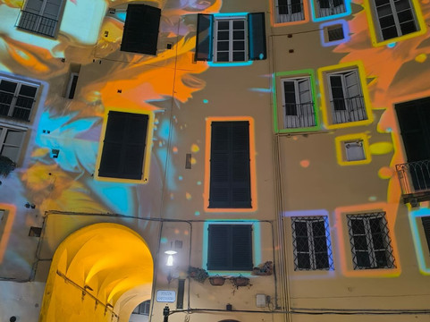 Piazza Anfiteatro-卢卡必去景点