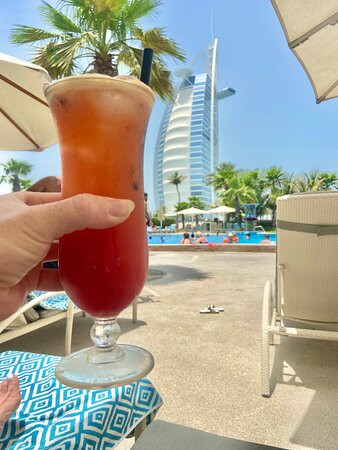 迪拜卓美亚海滩酒店主图