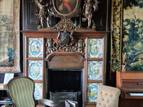 普莱城堡酒店主图