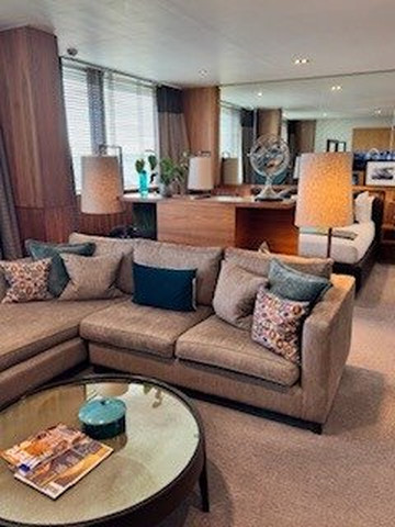 飞行员汉普郡主图