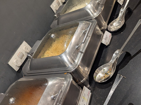 普那金格酒店主图