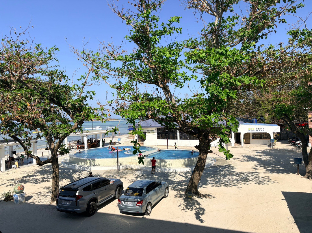 828 Gems Beach Resort