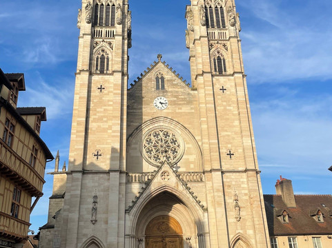 圣乔治Spa酒店主图