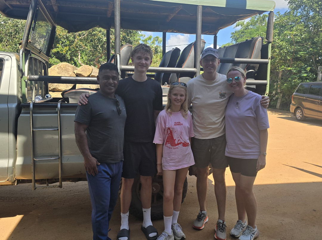 Rent A Tour Guide In Sri Lanka-卡图纳耶克必去景点