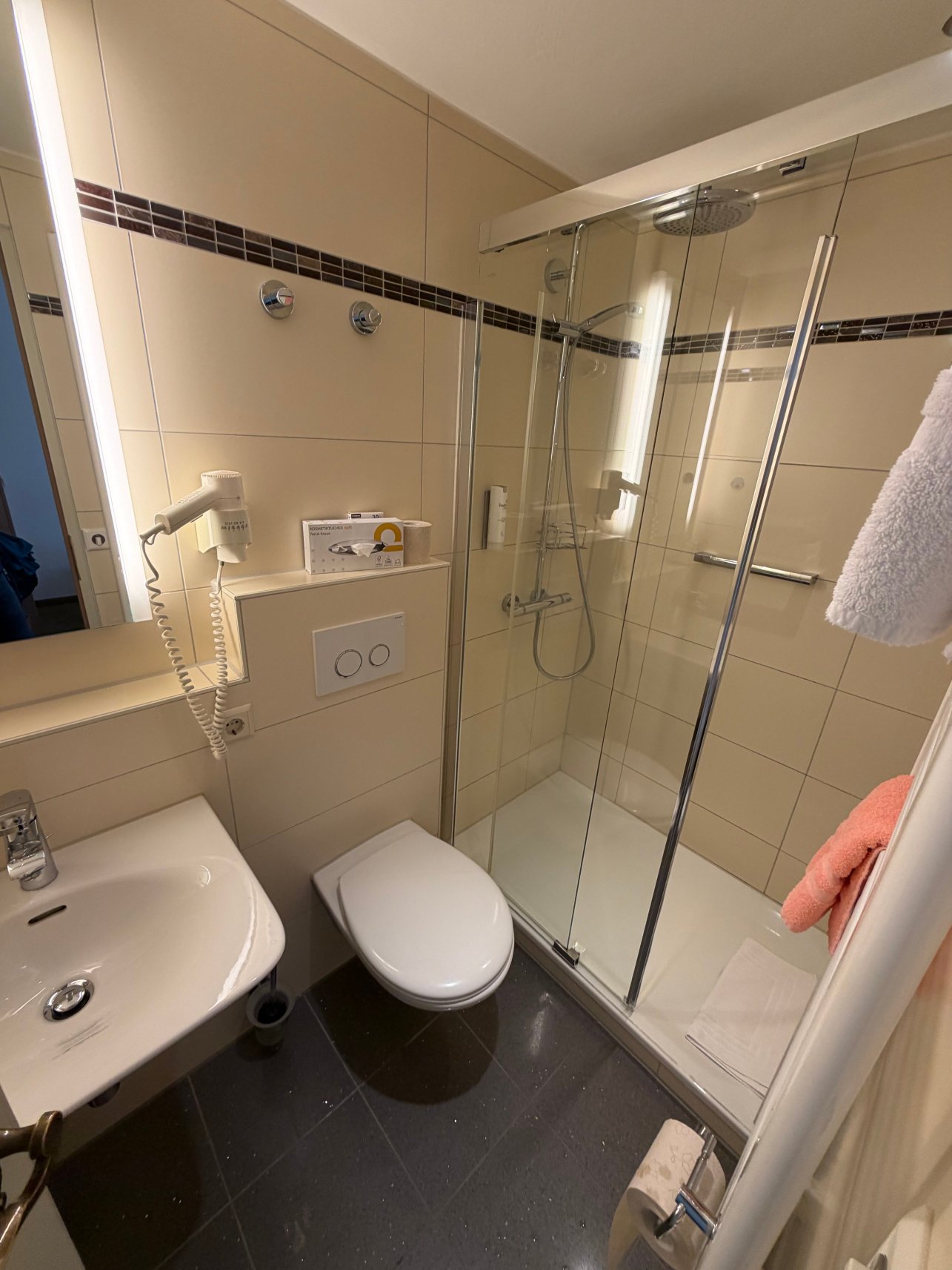 阿德勒酒店-官方