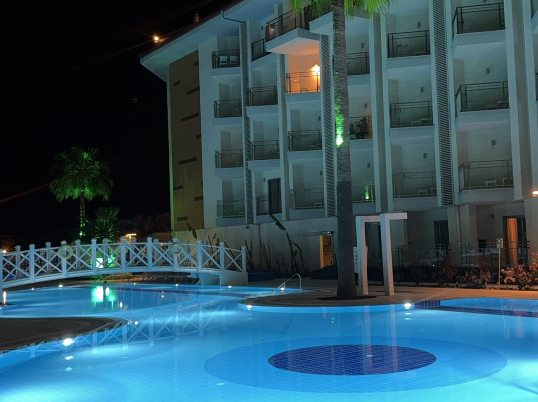 Ramada Hotel & Suites by Wyndham Kusadasi主图