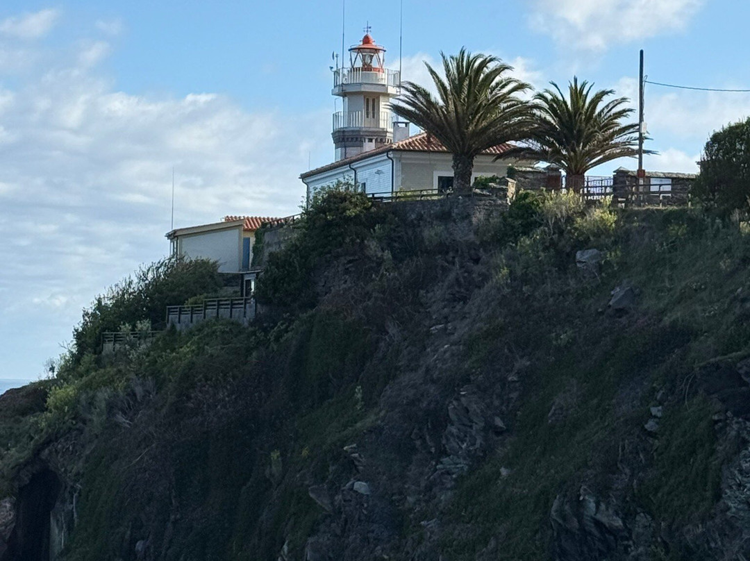 Faro de Cudillero-库迪列罗必去景点