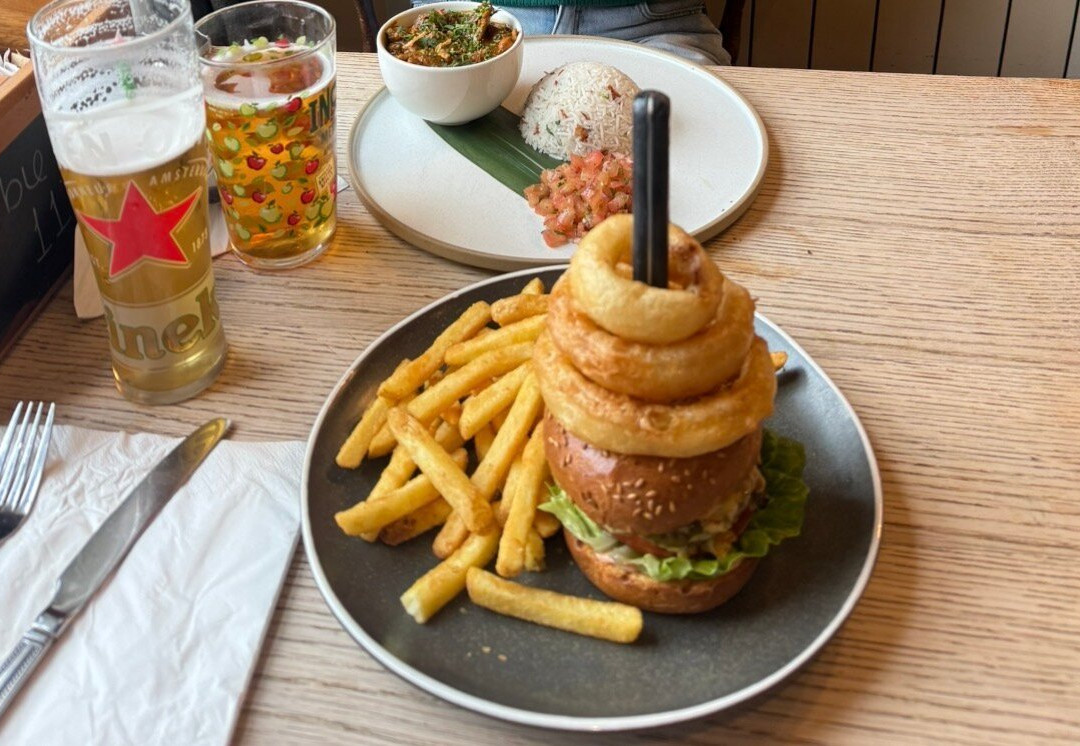 布谷布劳旅馆主图