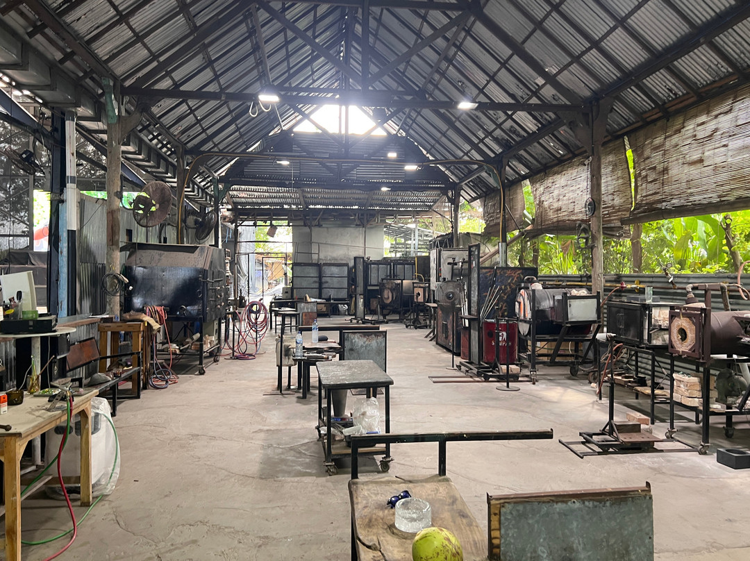 Horizon Glassworks International-Kediri必去景点