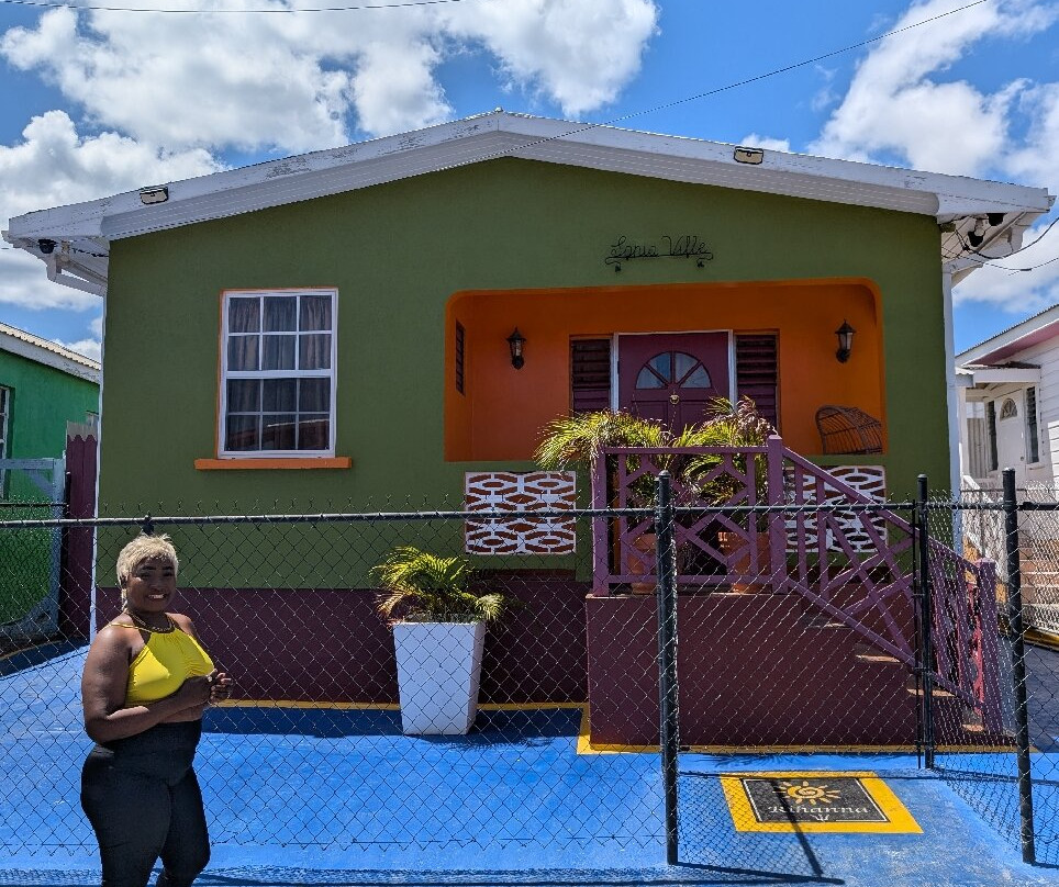 Rihanna's Childhood Home-布里奇顿必去景点