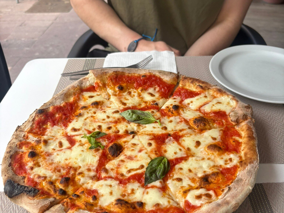 Pizzeria cafeteria el paseo