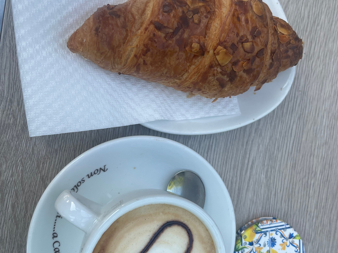 BAR Pasticceria LE Delizie-卡尔皮必去景点