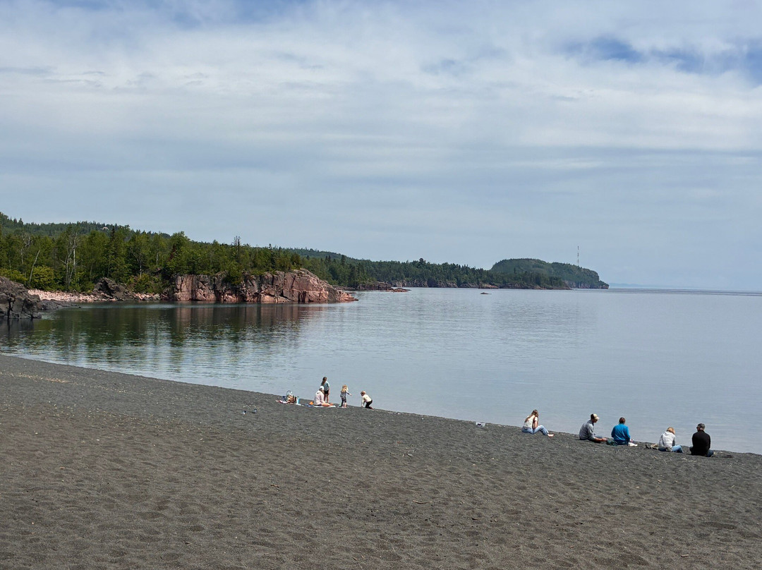 Black Beach-Silver Bay必去景点