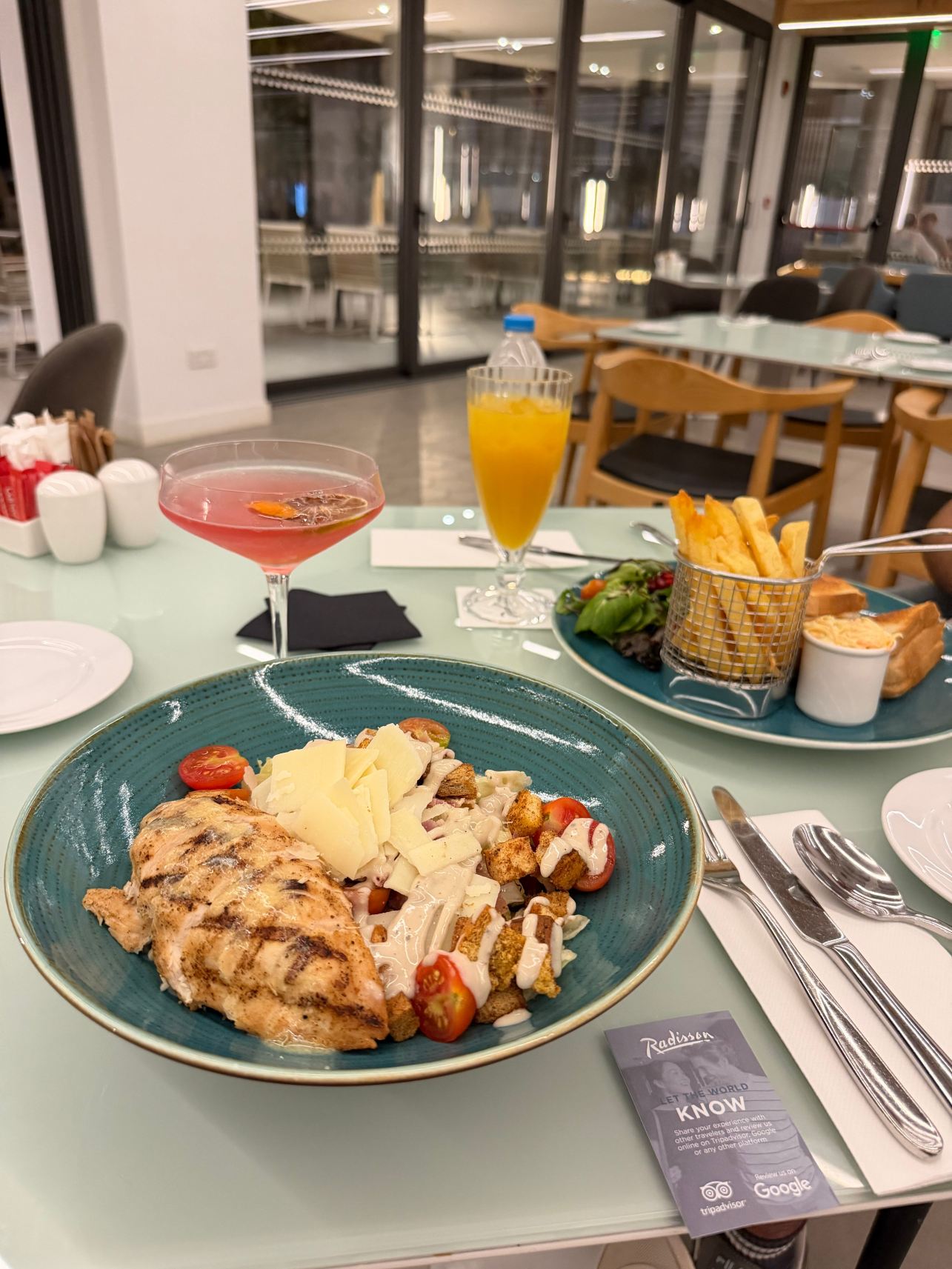拉纳卡丽笙海滩度假酒店-旅行者