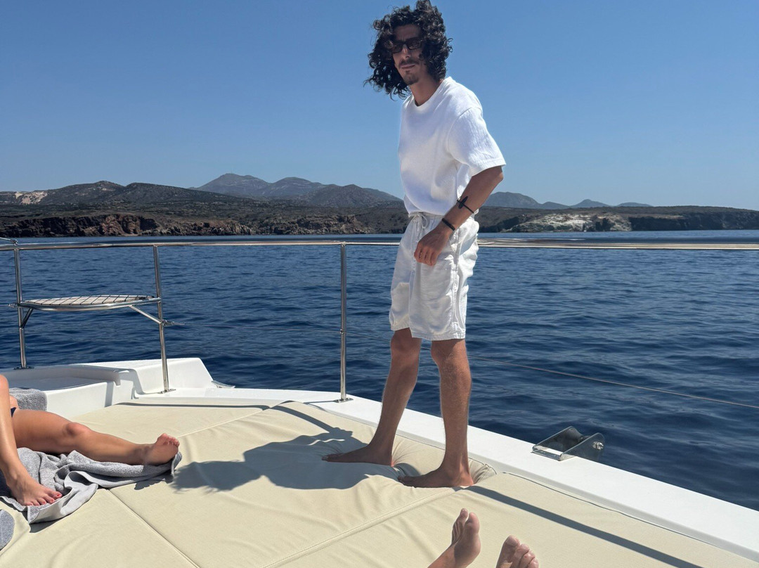 Odysseus A. Yacht Cruises-Adamas必去景点