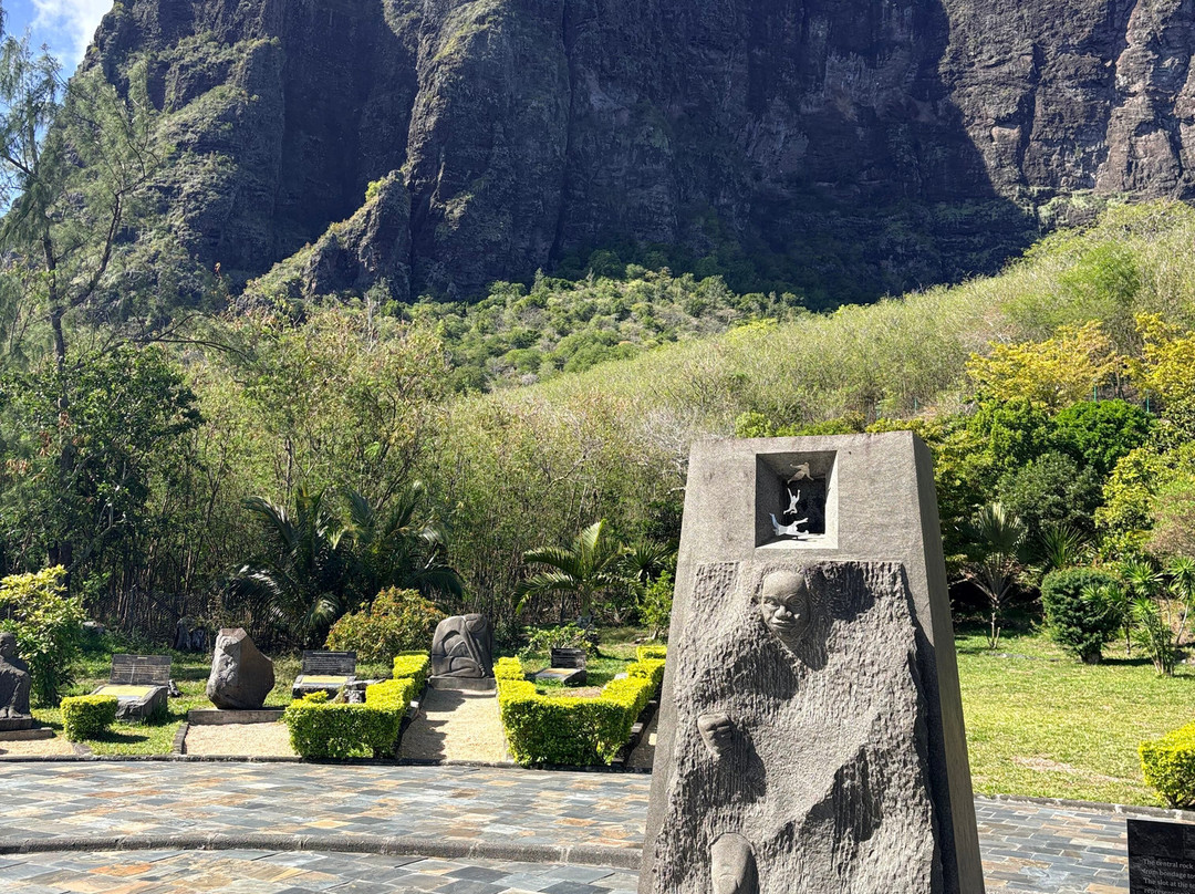 International Slave Route Monument-莫纳山必去景点
