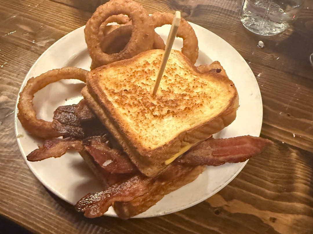 Hillbilly's Grub-n-pub