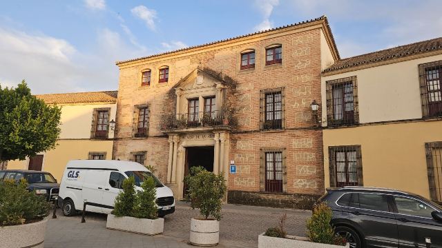 阿尔卡萨代拉雷纳酒店-旅行者