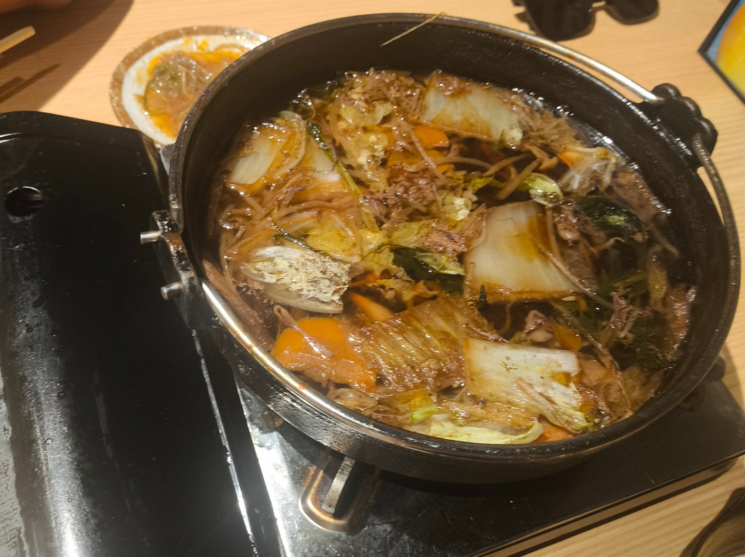 しゃぶしゃぶ すき焼き 食べ放題 和牛と豚 本町店