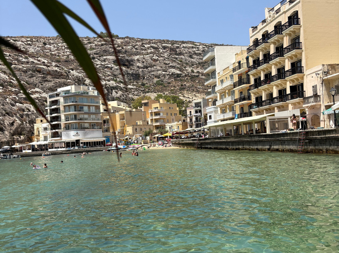 Xlendi Beach, Cliff and Caves-Xlendi必去景点